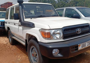 Land cruiser hardtop ideal for NGO & projects