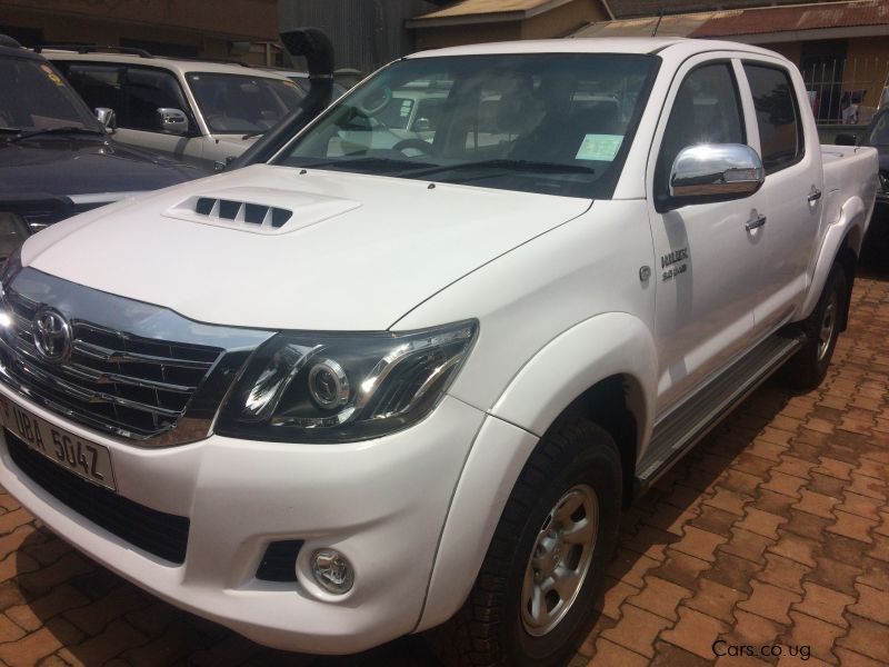 Hire a pickup truck Toyota Hilux